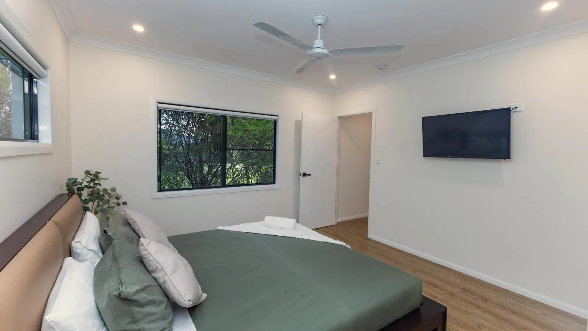 The Olive Abode - Atherton 0*,