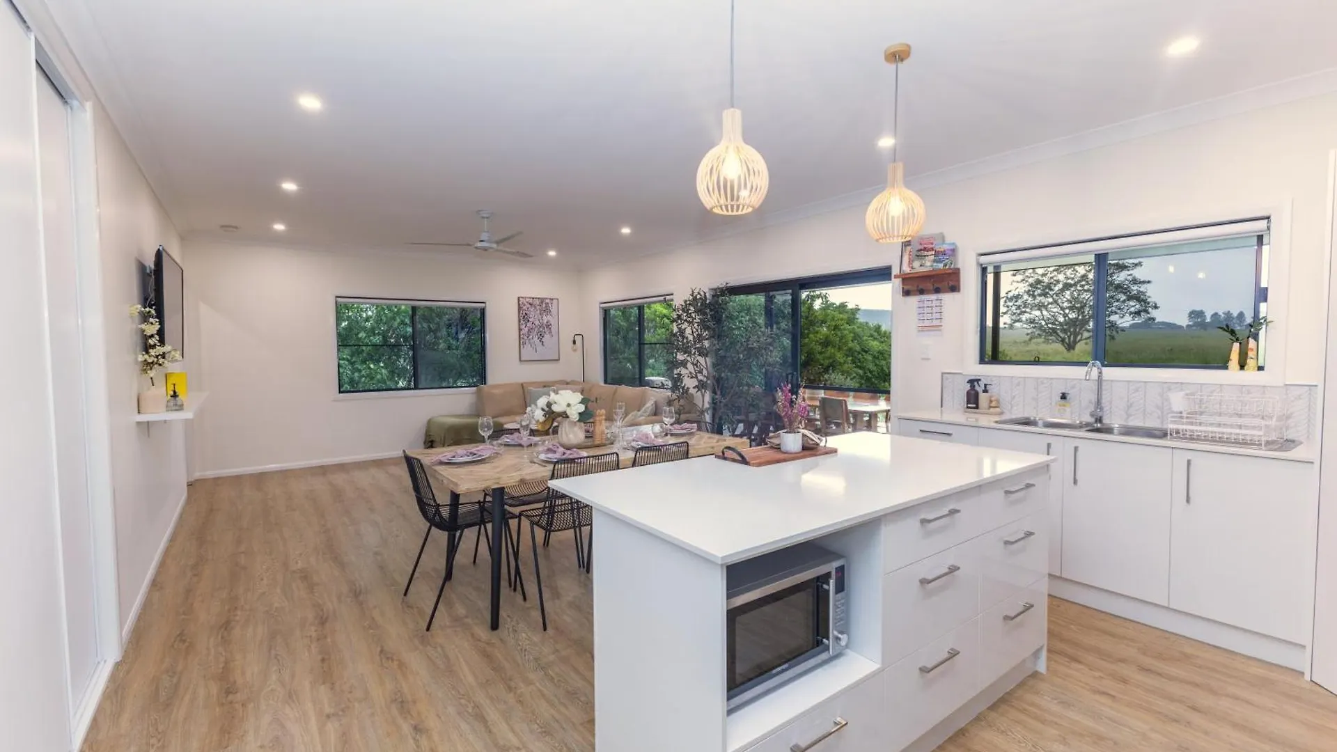 The Olive Abode - Atherton 0*,  Avustralya
